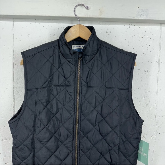 Magellan Outdoors Men's size Medium Black Campfire Quilted Vest NEW - Picture 2 of 11